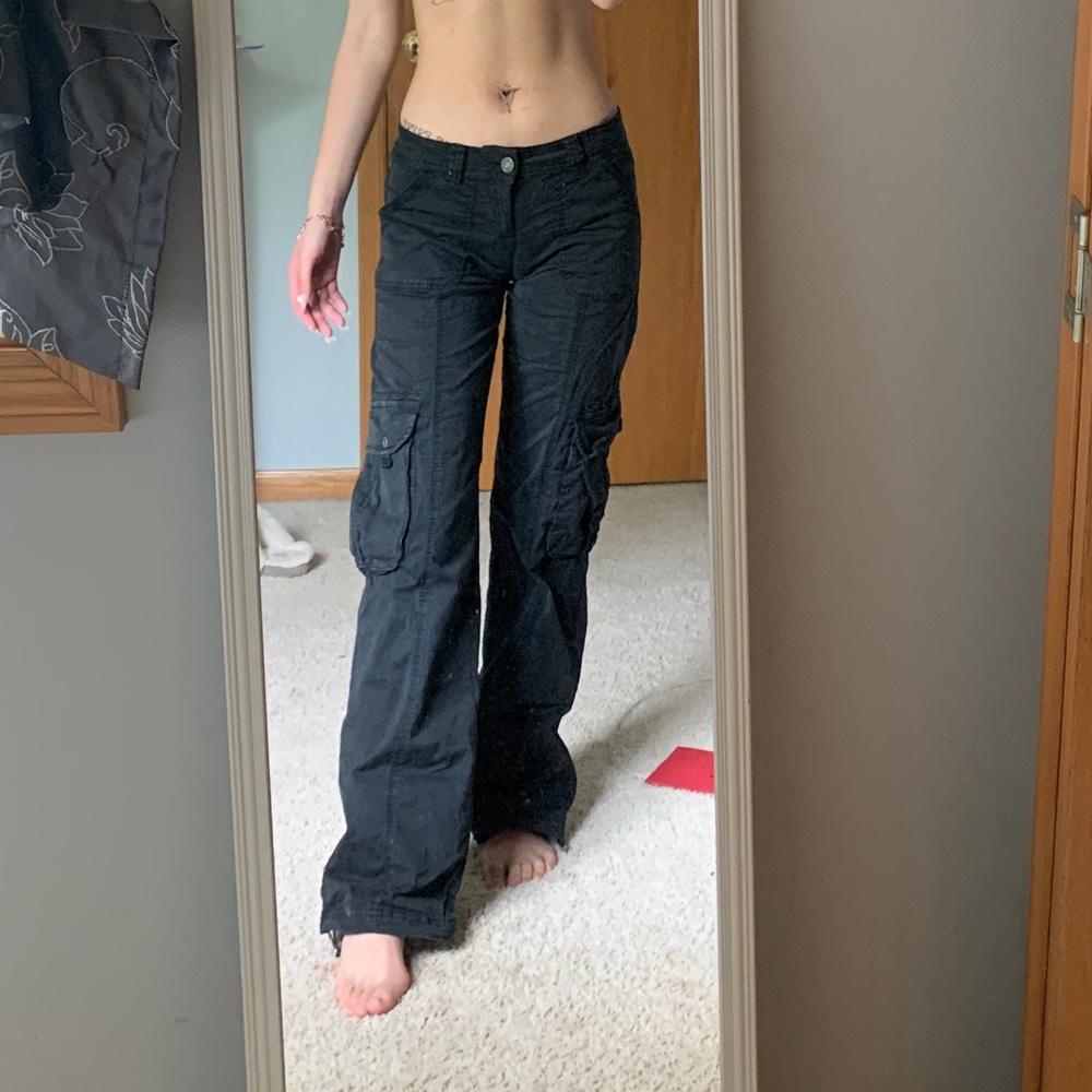 Garage Low Rise Chicago cargo pants in black